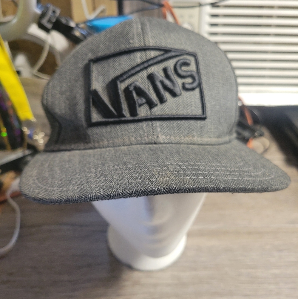 Vans Gray Snapback Cap OSFA Unisex